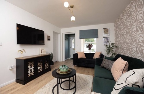 Leeds House | Homebird Property - Manderston