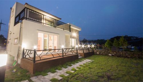 Hallim House | Homechee Pension