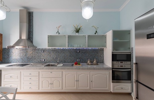 Casco Historico de Arucas Apartment | HomeForGuest NEW Duplex with Rooftop next to Arucas Cathedral