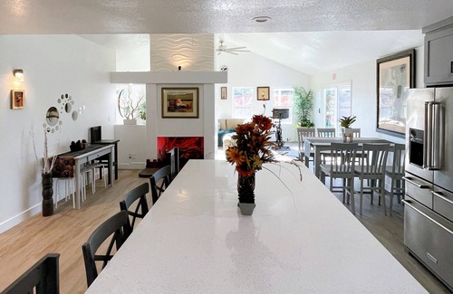 Southwest Anaheim House | Homeinn - Mickey's House 7’ to Disney Land Park & 8’ to Knott.