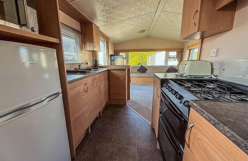 Skegness House | Homely 8 berth caravan in Southview Holiday Park, ref 33048TC