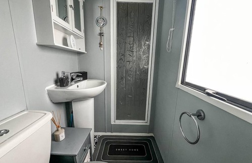 Winestead House | Homely caravan at Sand le Mere Holiday Park ref 71018N