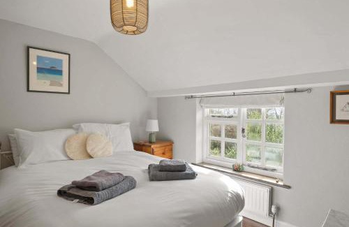 Rosudgeon House | Homely Cottage & Garden nr Praa Sands & Marazion