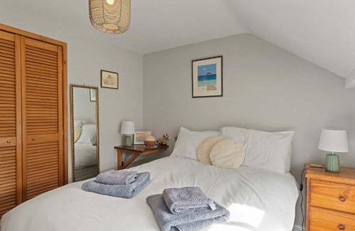 Rosudgeon House | Homely Cottage & Garden nr Praa Sands & Marazion