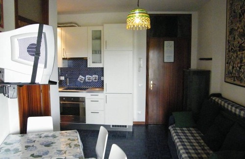 Porto Santa Margherita Apartment | Homely flat for 4 guests