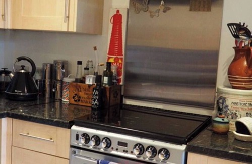 Brixton Apartment | Homely modern flat w/balcony in vibrant Brixton