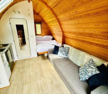 Cheriton Bishop Apartment | Homely Pod By The Moor & Fishing