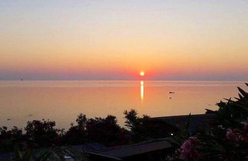 Crotone House | Homerez - 10 m away from the beach! House for 4 ppl. with swimming-pool