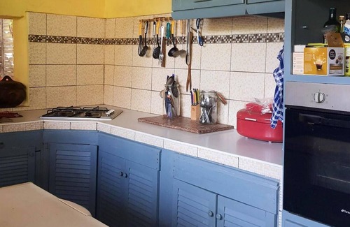 Le Carbet House | Homerez - 100 m away from the beach! House for 4 ppl. with garden at Le Carbet