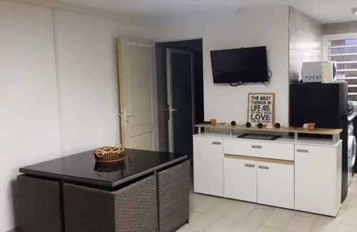 Trois-Bassins Apartment | Homerez - 100 m away from the beach! Nice appartement for 4 ppl. with jacuzzi
