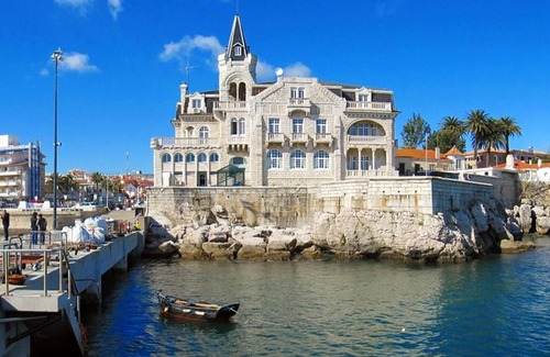 Peniche de Cima House | Homerez - 100m from the beach! Exceptional house for 3 pers. in Peniche