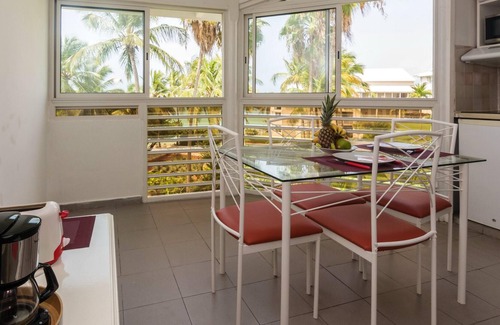 Pointe de la verdure Apartment | Homerez - 200 m away from the beach! Studio for 2 ppl. with terrace at Le Gosier