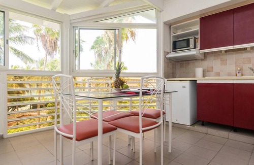 Pointe de la verdure Apartment | Homerez - 200 m away from the beach! Studio for 2 ppl. with terrace at Le Gosier