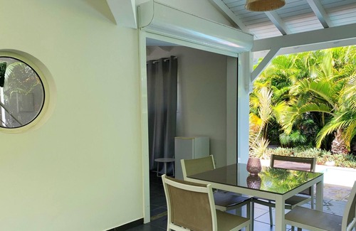 L'Autre-Bord Apartment | Homerez - 200 m away from the beach! Appartement for 2 ppl. with swimming-pool
