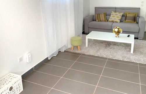 L'Autre-Bord Apartment | Homerez - 200 m away from the beach! Appartement for 2 ppl. with swimming-pool