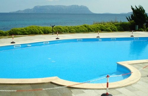 Baia Caddinas Apartment | Homerez - 200m from the beach! Pretty apartment for 4 people. with swimming pool