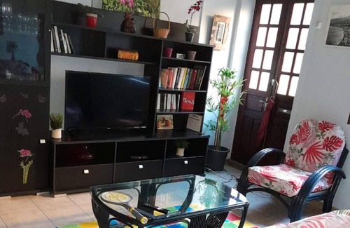 Centre-Ville House | Homerez - 300 m away from the beach! Beautiful house for 5 ppl. at Saint-Pierre