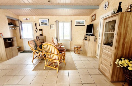 Notre-Dame-de-Monts Villa | Homerez - Amazing villa 1 km away from the beach for 8 ppl. with swimming-pool