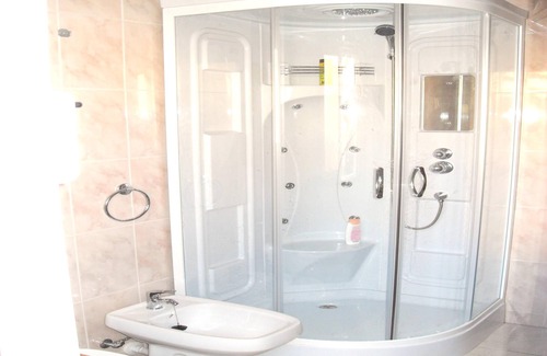 Pacos De Ferreira Apartment | Homerez - Amazing appartement for 6 ppl. with balcony at Paços de Ferreira