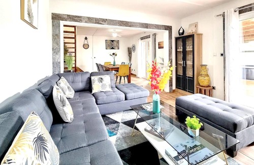 Bras-Panon House | Homerez - Amazing house for 8 ppl. with spa, garden and terrace at Bras-Panon