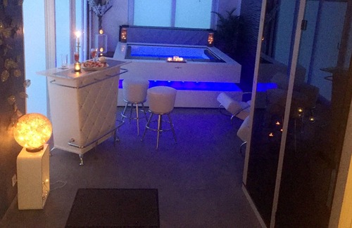 Tournai House | Homerez - Amazing house for 2 ppl. with jacuzzi, garden and terrace at Tournai