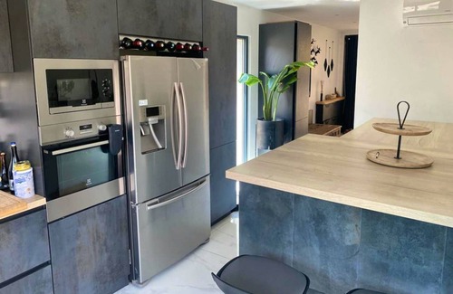 Santy - La Plaine House | Homerez - Amazing house for 8 ppl. with garden and terrace at Lyon