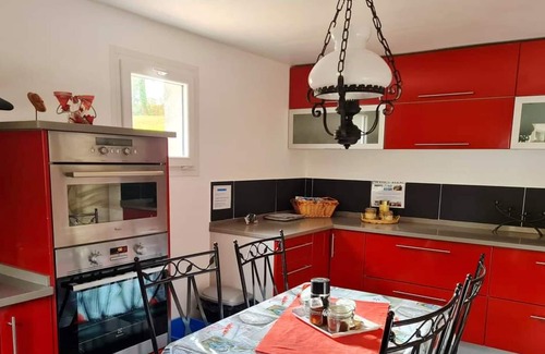 Maurens Apartment | Homerez - Apartement for 8 ppl. with shared pool, garden and terrace at Maurens