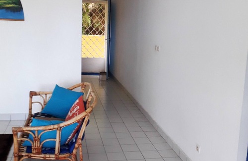 L'Autre-Bord Apartment | Homerez - Apartment 1 km from the beach for 4 pers. with sea views in Le Moule