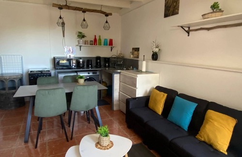 Petite-ÃŽle Apartment | Homerez - Apartment in Saint-Joseph.