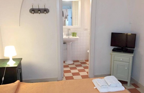 Laureto Apartment | Homerez - Appartement 9 km away from the beach for 4 ppl. with shared pool