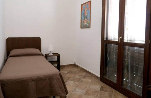 Paceco Apartment | Homerez - Appartement 3 km away from the beach for 4 ppl. with terrace at Paceco