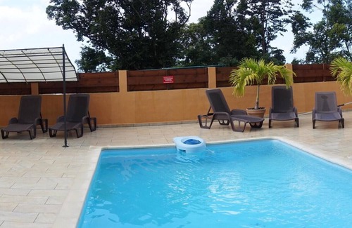 Cafeiere Apartment | Homerez - Appartement for 2 ppl. with shared pool, jacuzzi and spa at Deshaies