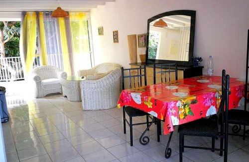 Bois de Nefles Apartment | Homerez - Appartement 7 km away from the beach for 4 ppl. with shared pool
