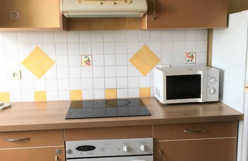 Saint-Denis Apartment | Homerez - Appt Saint-Denis, sea view