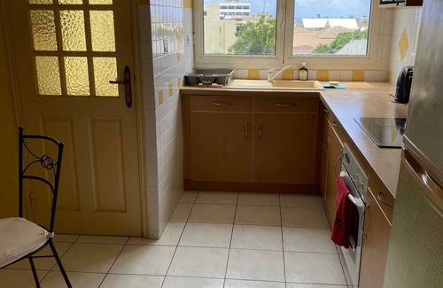 Saint-Denis Apartment | Homerez - Appt Saint-Denis, sea view