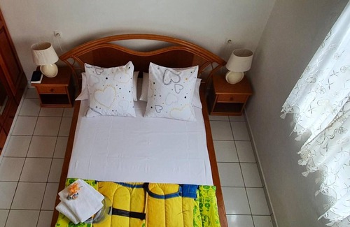 Capesterre-Belle-Eau House | Homerez - Beautiful bungalow for 4 ppl. with shared pool at Capesterre-Belle-Eau
