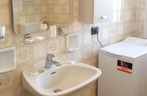 Viserbella Apartment | Homerez - Beautiful appartement for 6 ppl. with sea view and balcony at Viserba