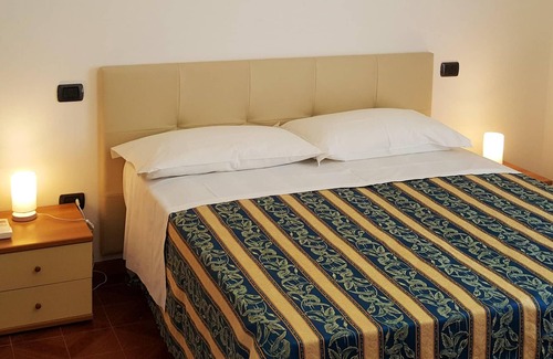 Viserbella Apartment | Homerez - Beautiful appartement for 6 ppl. with sea view and balcony at Viserba