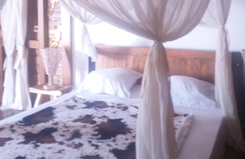Petit-Canal House | Homerez - Beautiful house for 7 ppl. with shared pool and terrace at Petit-Canal