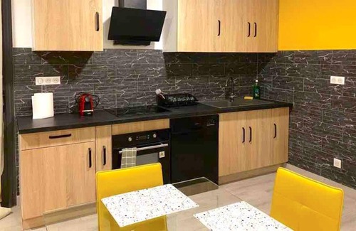 Centre-Ville Apartment | Homerez - Beautiful appartement for 7 ppl. with balcony at Saint-Pierre
