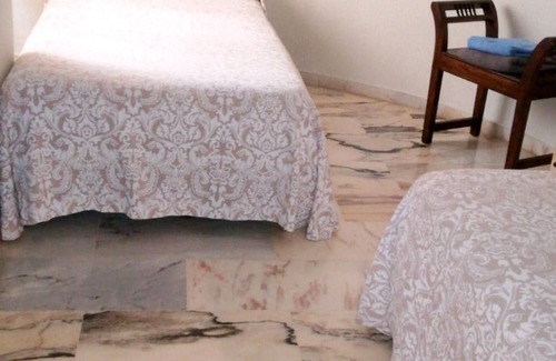 Cordoba Apartment | Homerez - Big apartement for 10 ppl. with shared pool and balcony at Córdoba