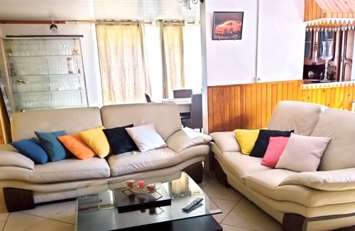 Le Tampon House | Homerez - Big house for 12 ppl. with sea view, garden and terrace at Pont d'Yves