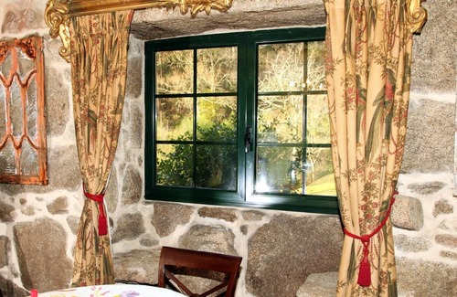 Gondomar House | Homerez - Big house for 11 ppl. with garden, terrace and balcony at Pontevedra