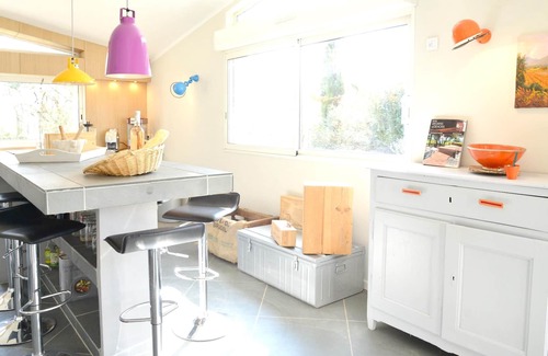 Gareoult Villa | Homerez - Big villa for 10 ppl. with swimming-pool and terrace at Garéoult