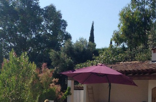 Gareoult Villa | Homerez - Big villa for 10 ppl. with swimming-pool and terrace at Garéoult