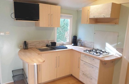 La Roque-d'Antheron House | Homerez - Bungalow La Roque-d'Anthéron