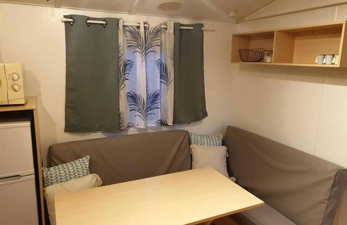 La Roque-d'Antheron House | Homerez - Bungalow La Roque-d'Anthéron