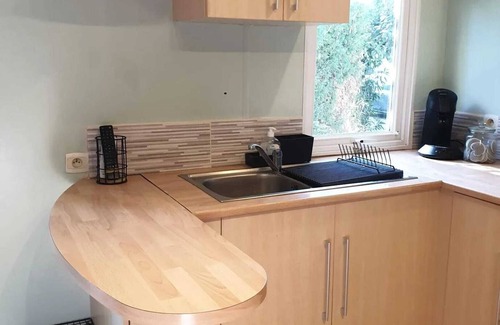 La Roque-d'Antheron House | Homerez - Bungalow La Roque-d'Anthéron