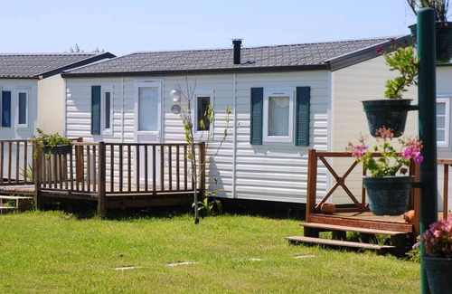 Burinhosa House | Homerez - Bungalow 15 km away from the beach for 4 ppl. with shared pool