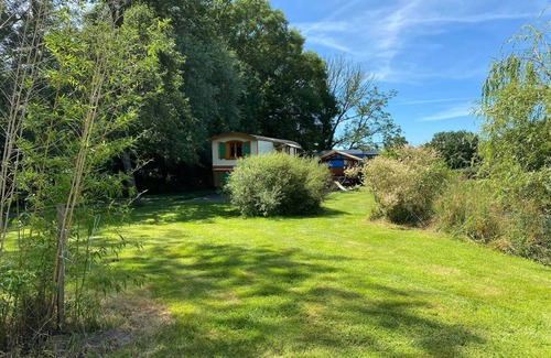 Saint-Pardoux House | Homerez - Bungalow in Saint-Pardoux